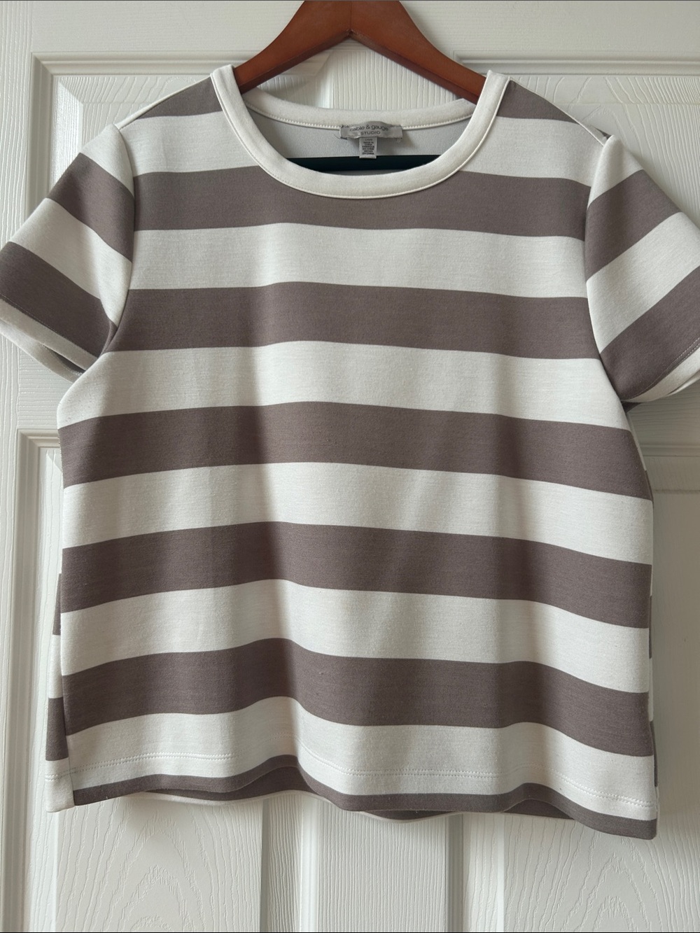 Women’s Short-Sleeve Stripe Tee in Cream & Brown